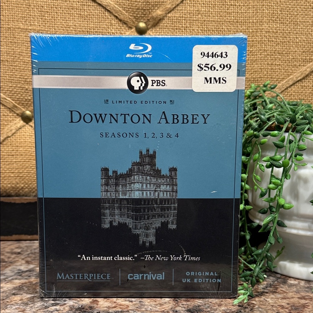 DOWNTON ABBEY BLUE RAY DVD SET